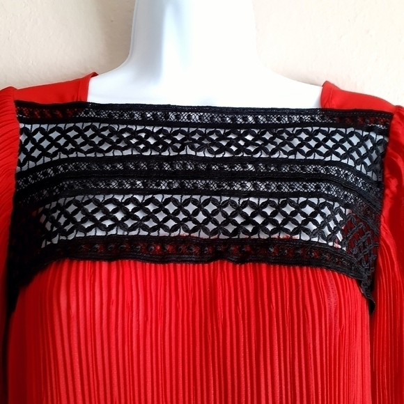 Nanette Lepore Long Sleeves Square Neckline Micropleat Blouse Sz/4 - Picture 8 of 13